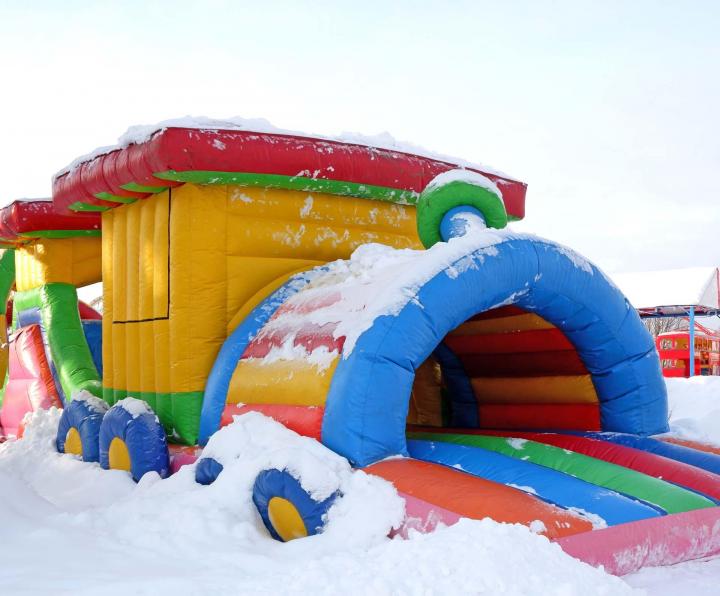 Winter inflatable games rental service Montérégie